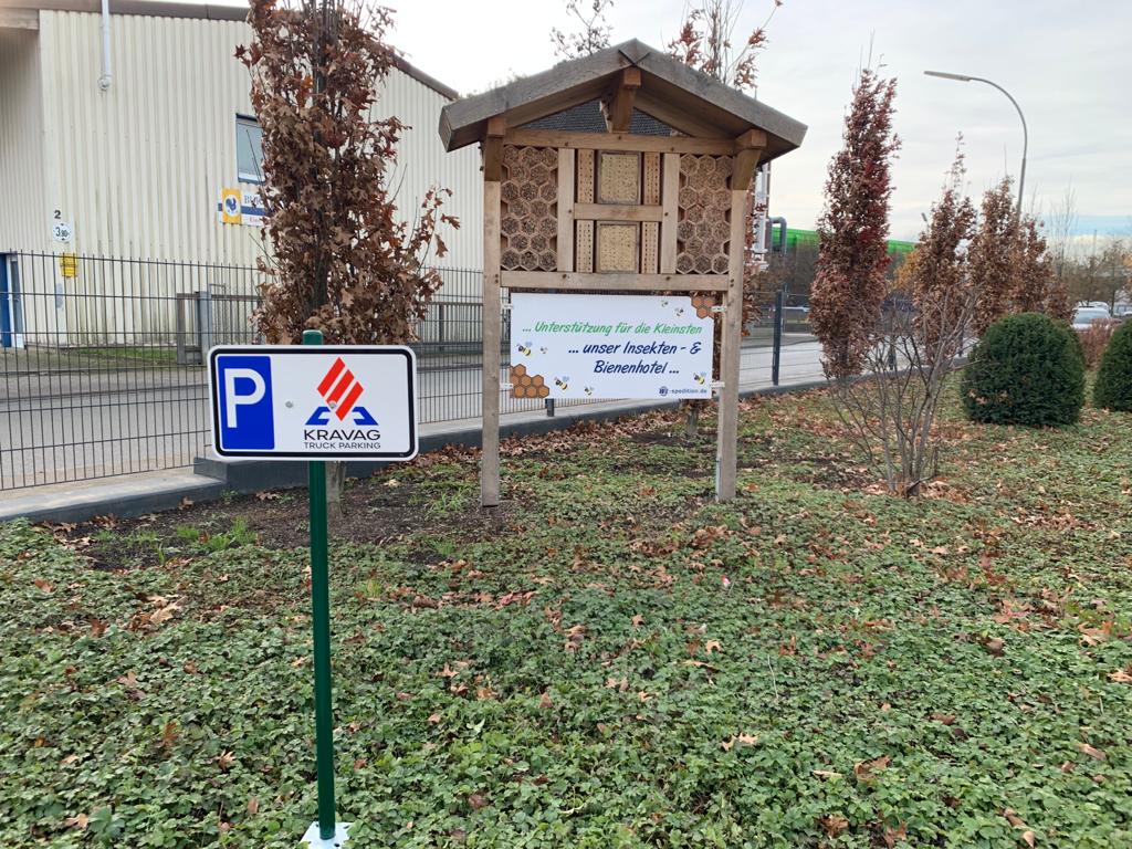 Stellplatz mit Bienenhotel